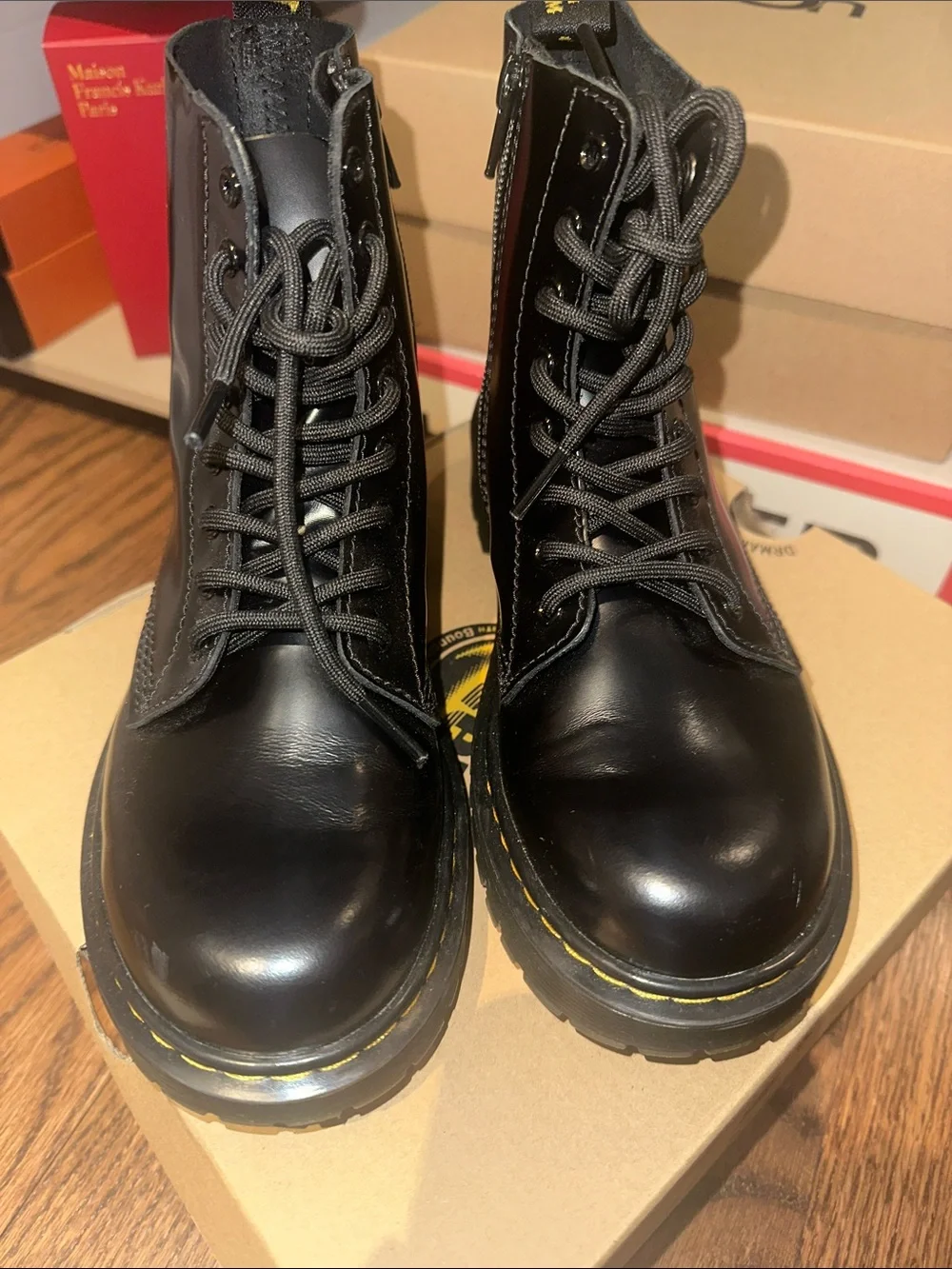 1460 Pascal Dr Martens